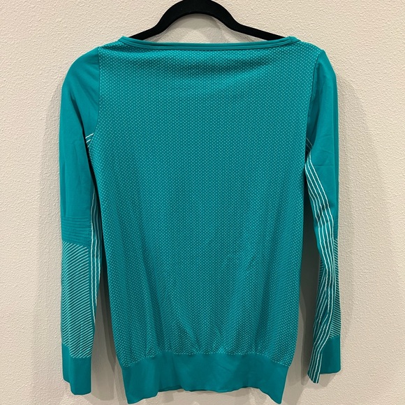 Nike Women's Dri-Fit Epic Crew Knit Training Shirt - Picture 3 of 3